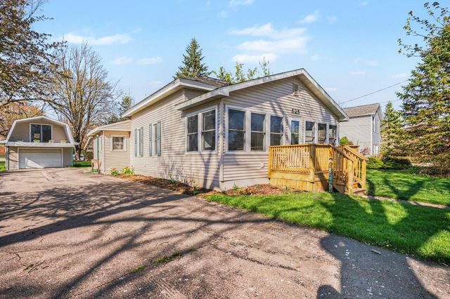 525 Main Street, Coopersville, MI 49404