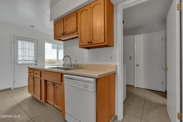 337 Clairemont Road, El Paso, TX 79912