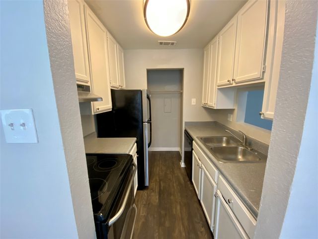 4502 Gaston Avenue 322, Dallas, TX 75246