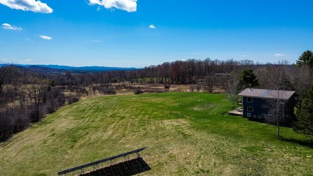3 Muddy Dog Run, Westford, VT 05494