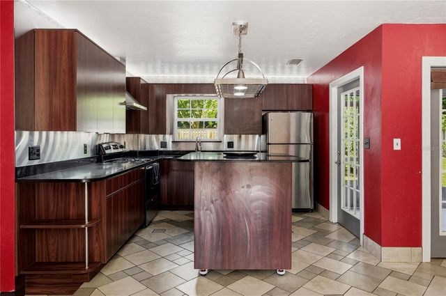 6517 NW 27TH STREET, Gainesville, FL 32653