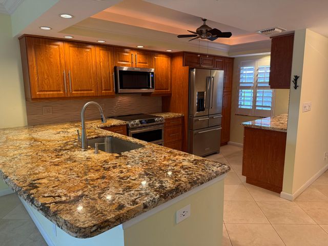 3930 Oaks Clubhouse Drive 408, Pompano Beach, FL 33069