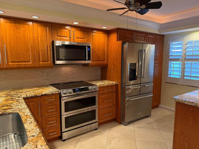 3930 Oaks Clubhouse Drive 408, Pompano Beach, FL 33069