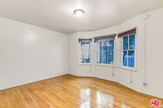 3725 S Victoria Avenue, Los Angeles, CA 90016