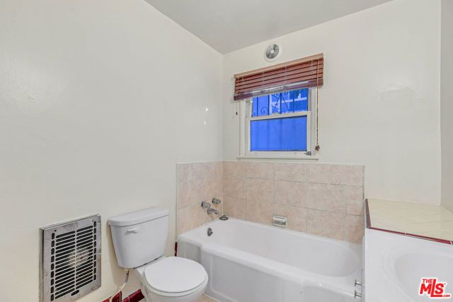 3725 S Victoria Avenue, Los Angeles, CA 90016