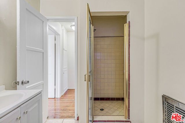 3725 S Victoria Avenue, Los Angeles, CA 90016