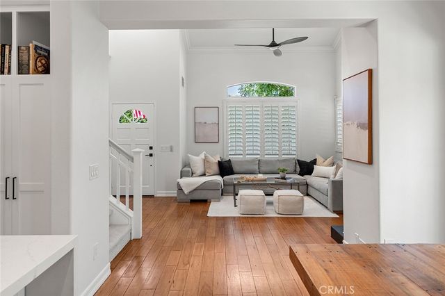 302 Turtle Bay Ln, Costa Mesa, CA 92627