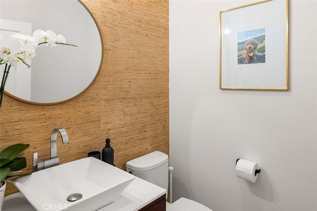 302 Turtle Bay Ln, Costa Mesa, CA 92627