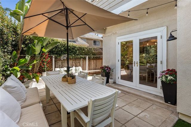 302 Turtle Bay Ln, Costa Mesa, CA 92627