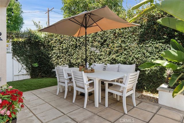302 Turtle Bay Ln, Costa Mesa, CA 92627