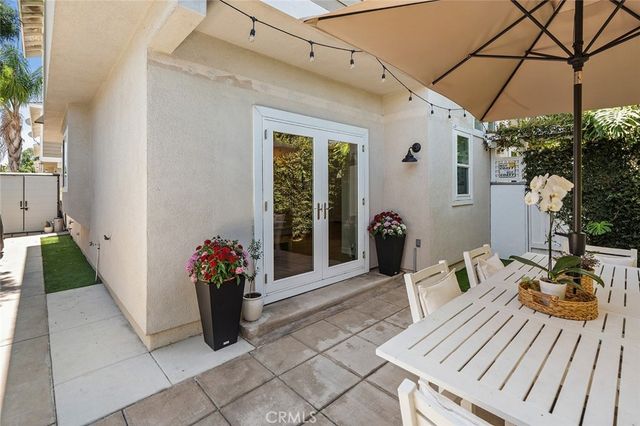 302 Turtle Bay Ln, Costa Mesa, CA 92627