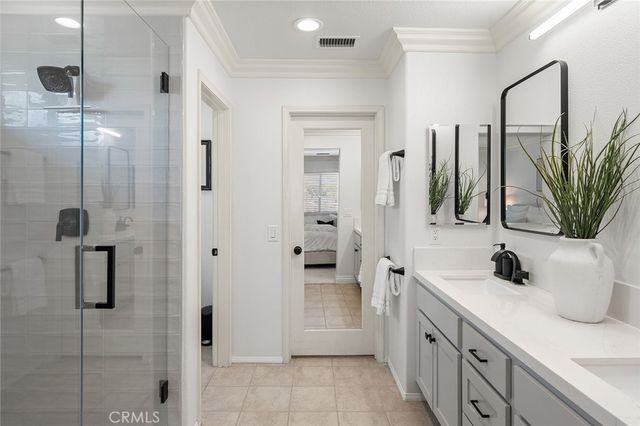 302 Turtle Bay Ln, Costa Mesa, CA 92627