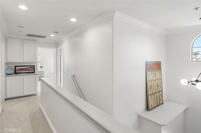 302 Turtle Bay Ln, Costa Mesa, CA 92627