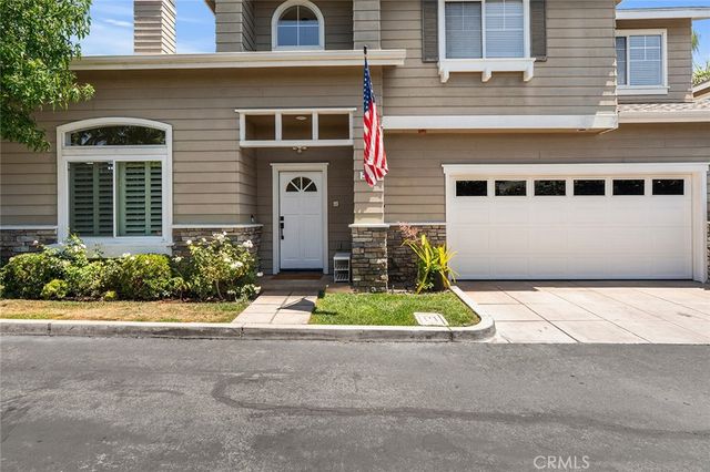 302 Turtle Bay Ln, Costa Mesa, CA 92627