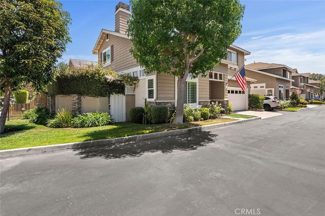 302 Turtle Bay Ln, Costa Mesa, CA 92627
