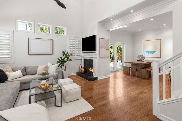 302 Turtle Bay Ln, Costa Mesa, CA 92627