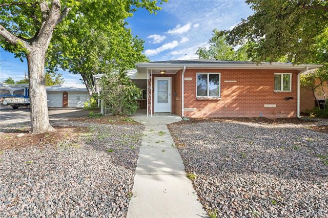 8735 W 54th Place, Arvada, CO 80002