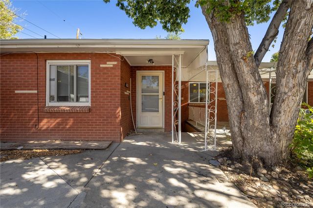 8735 W 54th Place, Arvada, CO 80002