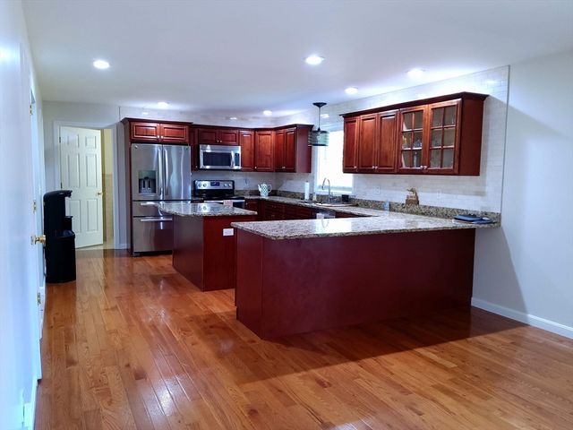 71 Eagle Dr, Dudley, MA 01571