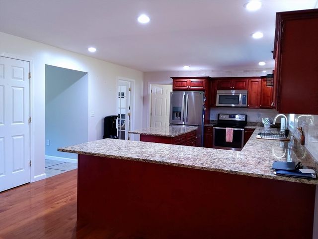 71 Eagle Dr, Dudley, MA 01571