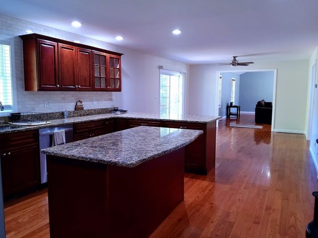 71 Eagle Dr, Dudley, MA 01571