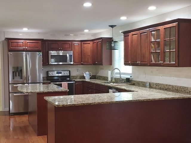 71 Eagle Dr, Dudley, MA 01571