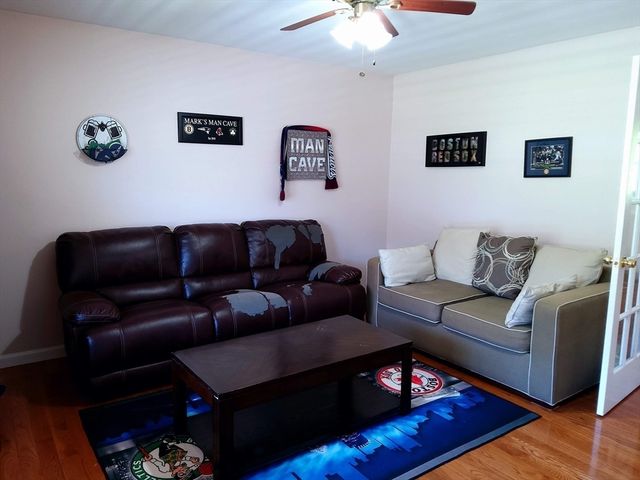 71 Eagle Dr, Dudley, MA 01571