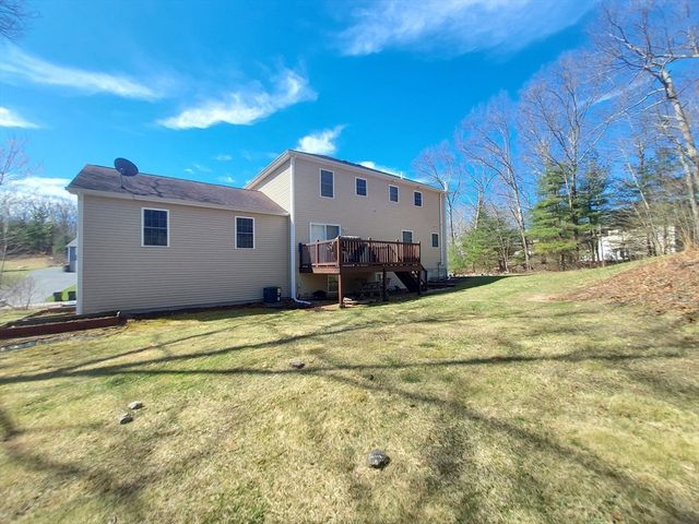 71 Eagle Dr, Dudley, MA 01571
