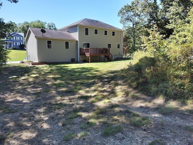 71 Eagle Dr, Dudley, MA 01571