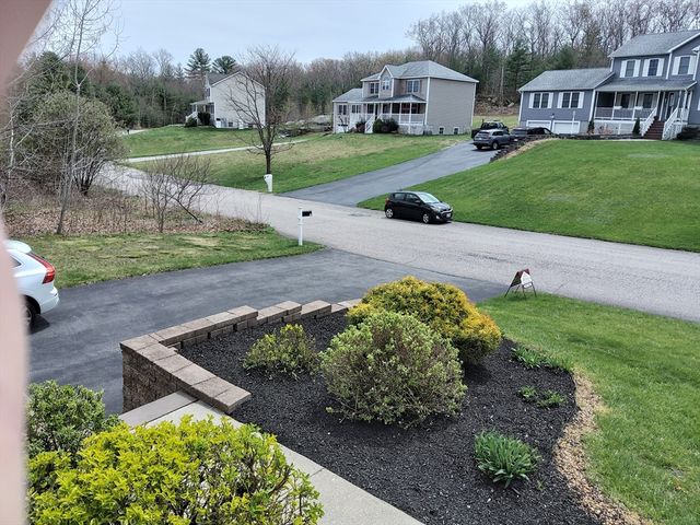 71 Eagle Dr, Dudley, MA 01571