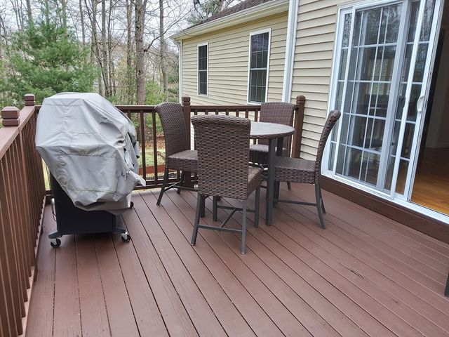71 Eagle Dr, Dudley, MA 01571