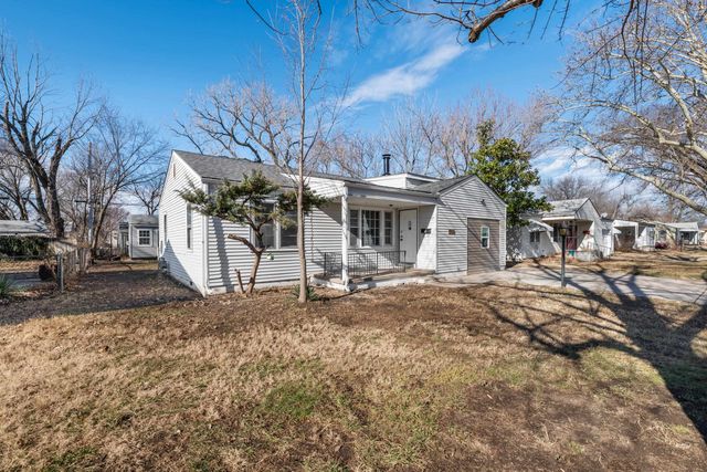 2313 S Volutsia Ave, Wichita, KS 67211