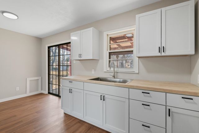 2313 S Volutsia Ave, Wichita, KS 67211