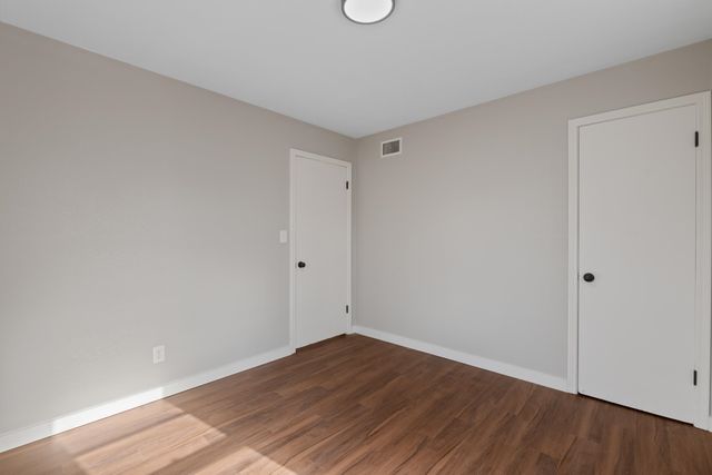 2313 S Volutsia Ave, Wichita, KS 67211