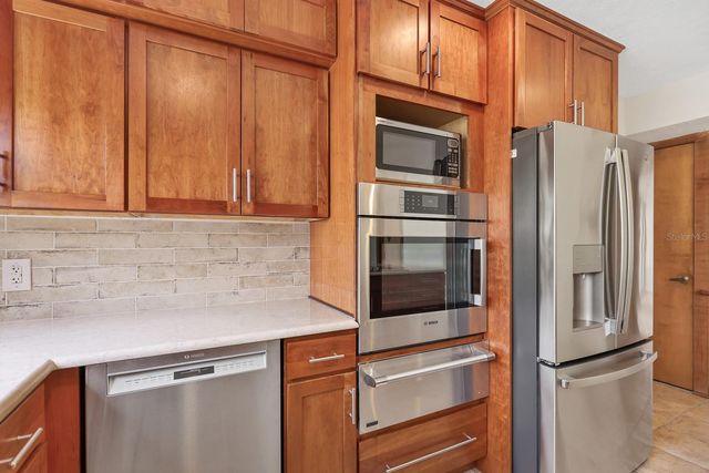2925 CHELSEA WOODS DRIVE, Valrico, FL 33596