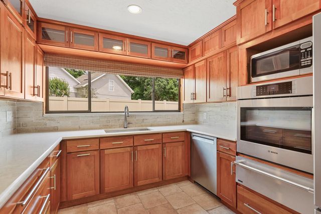 2925 CHELSEA WOODS DRIVE, Valrico, FL 33596