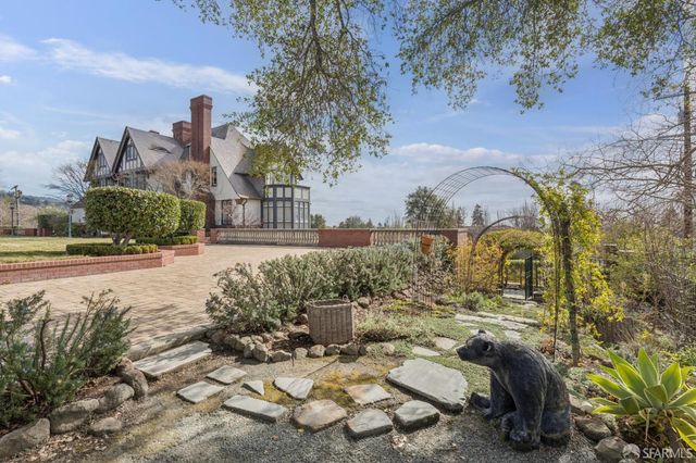 62 Farragut Avenue, Piedmont, CA 94610