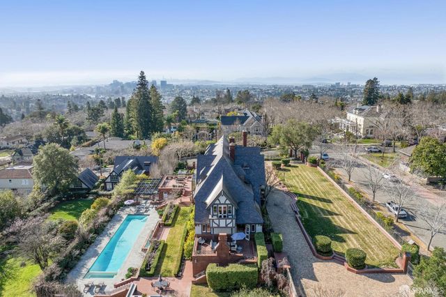 62 Farragut Avenue, Piedmont, CA 94610