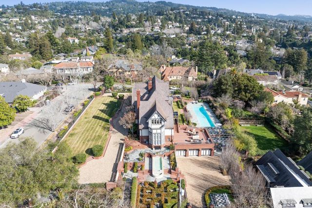 62 Farragut Avenue, Piedmont, CA 94610