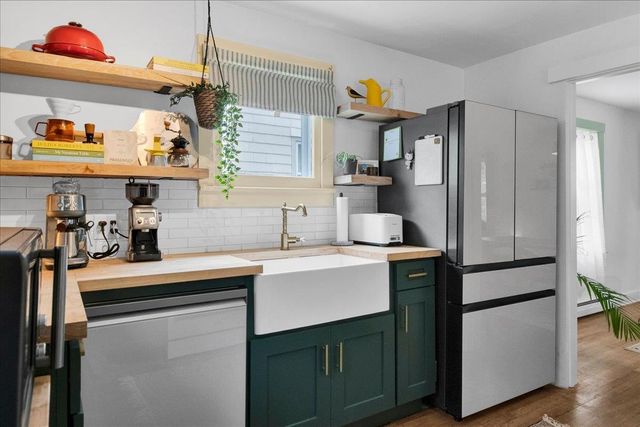 22 Proctor Avenue, South Burlington, VT 05403