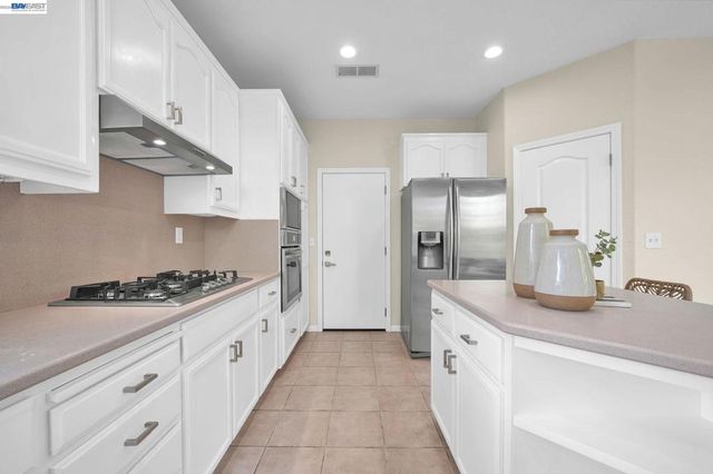 37489 Summer Holly Cmn, Fremont, CA 94536