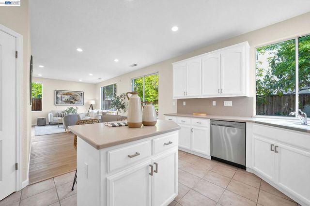 37489 Summer Holly Cmn, Fremont, CA 94536