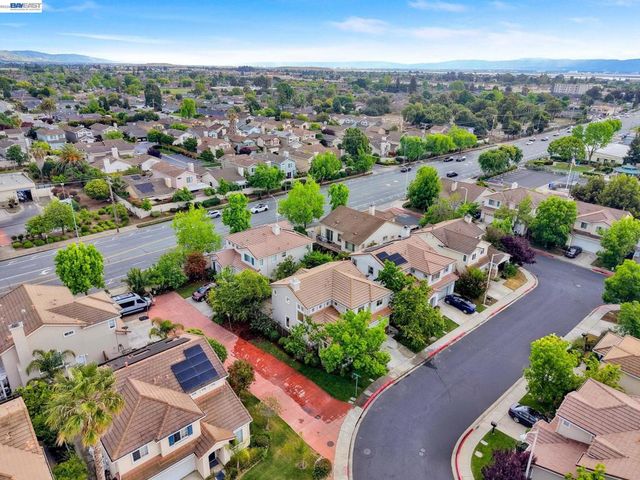 37489 Summer Holly Cmn, Fremont, CA 94536