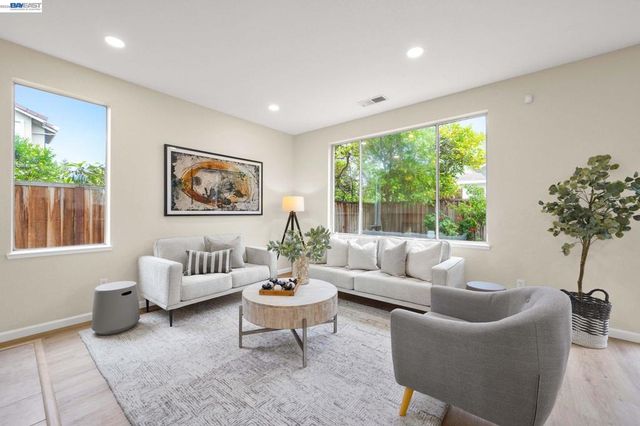 37489 Summer Holly Cmn, Fremont, CA 94536