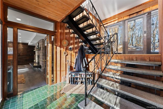 4 McGuire Lane, Croton-on-hudson, NY 10567