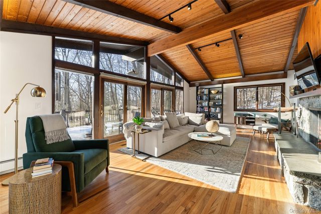 4 McGuire Lane, Croton-on-hudson, NY 10567