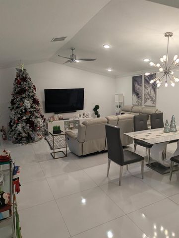 23277 Barlake Drive, Boca Raton, FL 33433