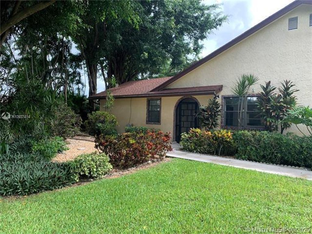 23277 Barlake Drive, Boca Raton, FL 33433