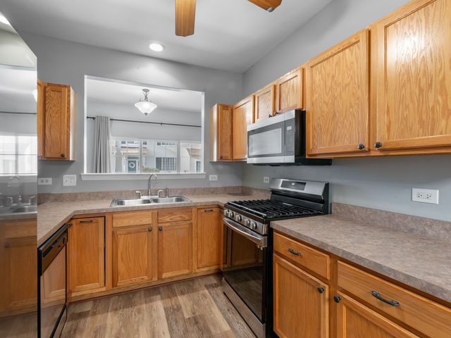 798 COUNTY LINE Road 798, Aurora, IL 60502