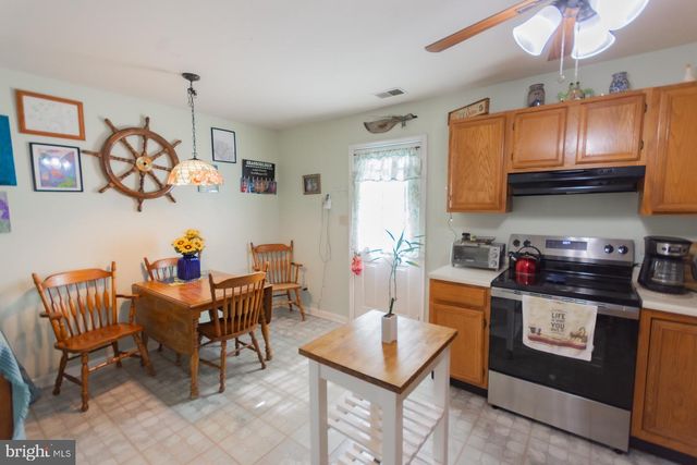 207 WILLOW BROOK DR, Charles Town, WV 25414